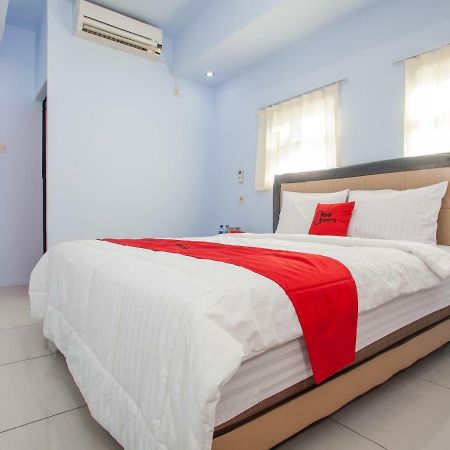 Hotel Reddoorz Near Banyuwangi Kota Train Station Exterior foto